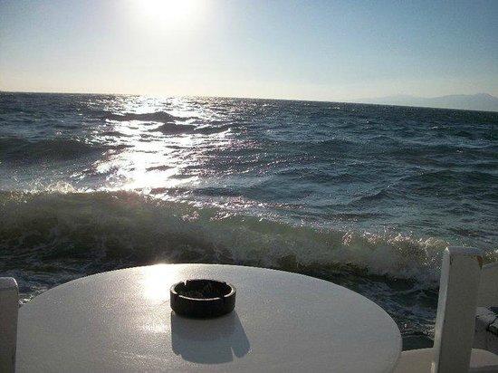 Sea Breeze Cafe-Bar