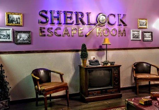 Sherlock Escape Room