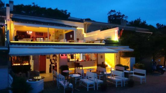 Tius Bar