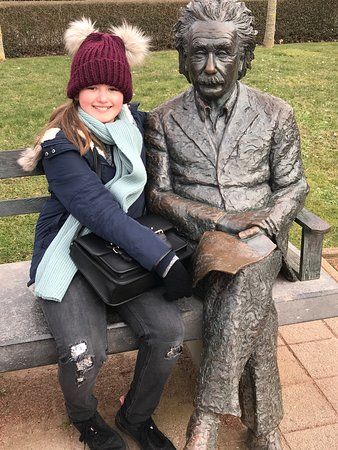 die Albert-Einstein-Statue