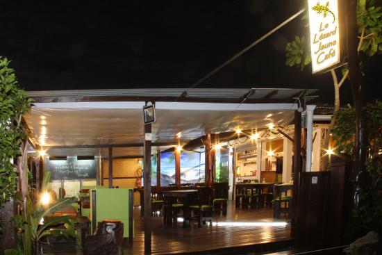 Le Lezard Jaune Cafe