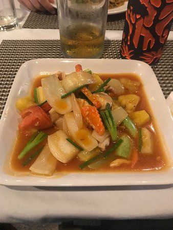 Nom's Family Restaurant