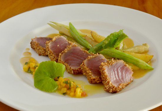 Fine Dining by Saman Villas