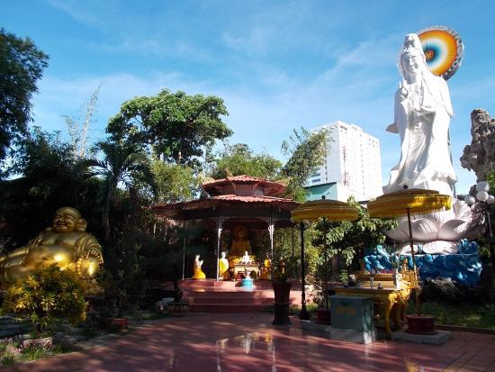Phap Lam Pagoda
