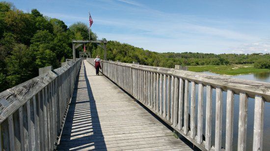 Menesetung Bridge
