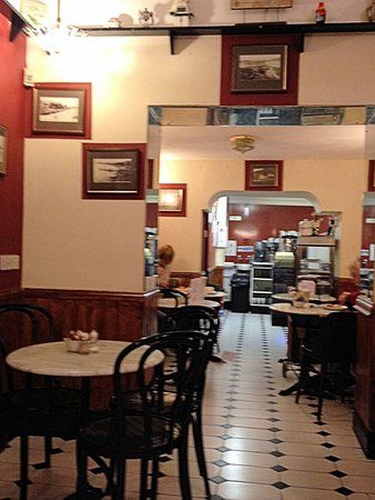 Leopold's Cafe