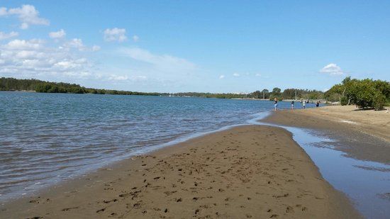 Nudgee Beach