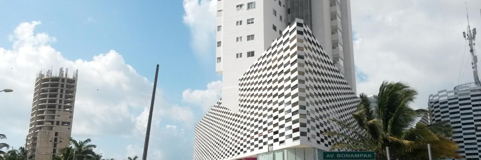 Plaza Las Americas