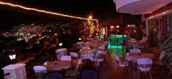 Bob Restaurant Cafe & Bar