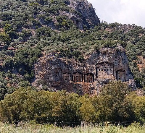 Karya Kaya Mezarları
