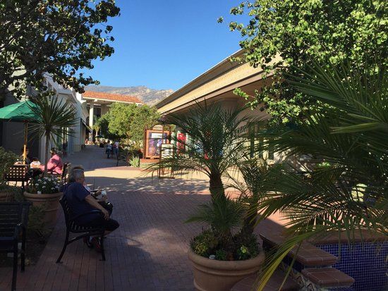 La Cumbre Plaza