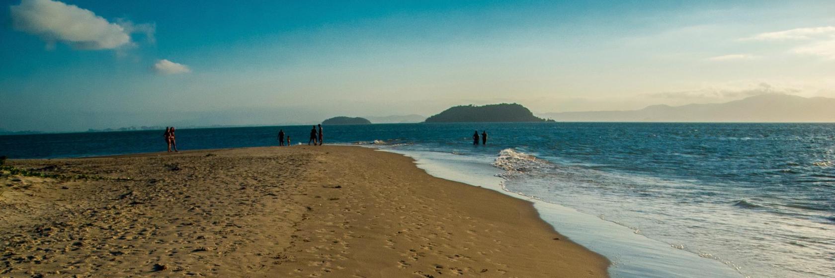 Cachoeira do Bom Jesus Beach