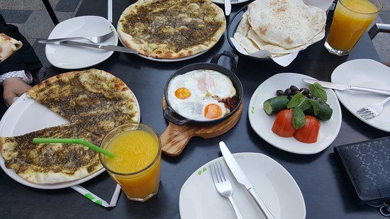 Zaatar W Zeit