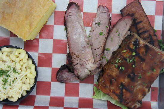 Smokey's Bar-B-Q at Timber Ridge Lodge
