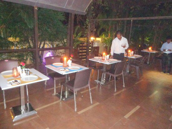 Basuri Restaurant By The Tubki Resort