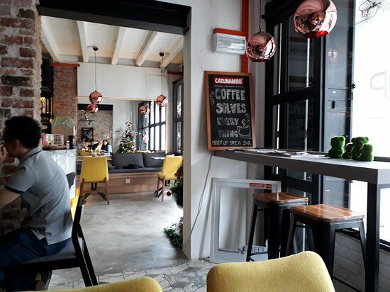 Meet Up Cafe & Bar